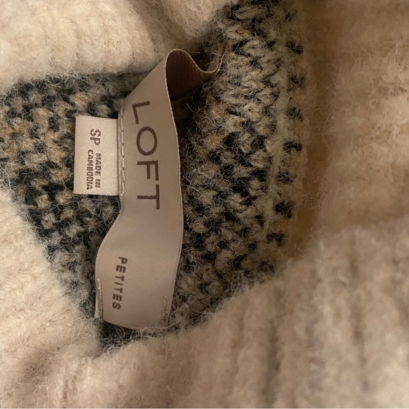 🤍 LOFT Soft Animal Print Turtleneck Sweater Small Petite SP ✨ - Picture 3 of 4